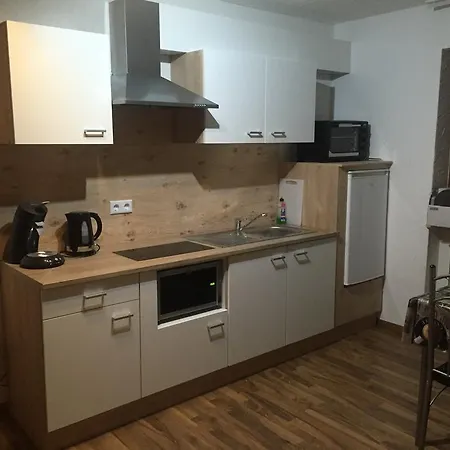 דירה A & J Hirsch רוסט