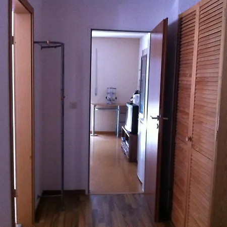 דירה A & J Hirsch רוסט