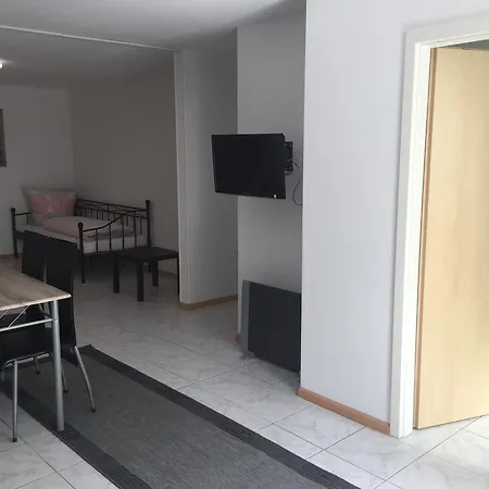 A & J Hirsch רוסט