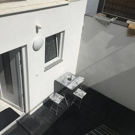 דירה A & J Hirsch רוסט